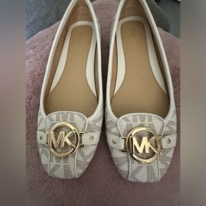 NWOT Michael Kors flats